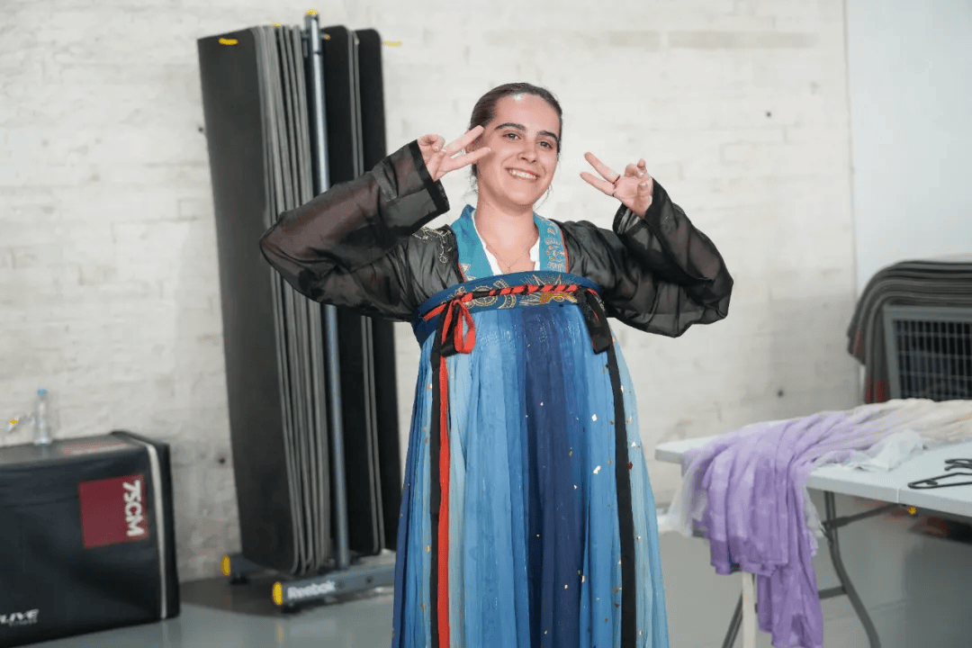 西大学生趣味运动会如何让中西青年“玩”成一片？开元棋牌app汉服、塔罗、运动破冰！第二届中(图5)